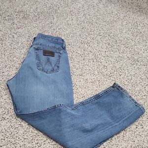 Men's Wrangler Straight Fit Blue Jeans